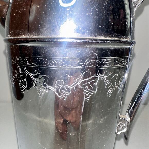 Vintage Chrome Plated Art Deco Grape Vine Design Martini Cocktail Shaker - Picture 8 of 8